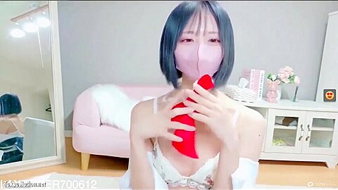 Erotic live chat with cute beautiful girl